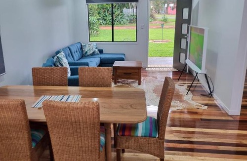 Yungaburra Villa | Yungaburra Whitehouse