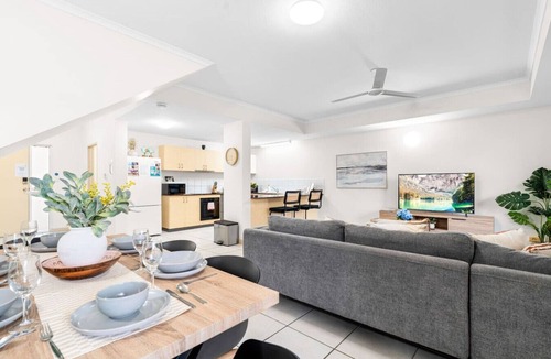 Stuart Park Apartment | Zen Dockside Point: Marina view - Patio - Parking