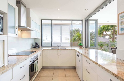 Yamba Apartment | Zinc One - Oceanstays - ocean views