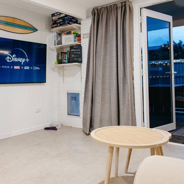 Moffat Beach Coastal Contemporary Unit B
