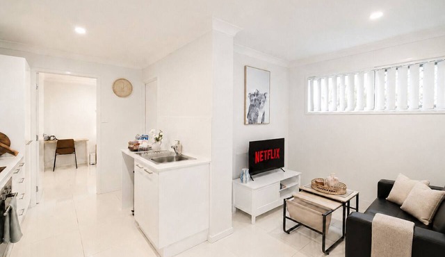 1 Bdr Apt w/AC & Kitchen | Parking | 314AF1 in Rocklea