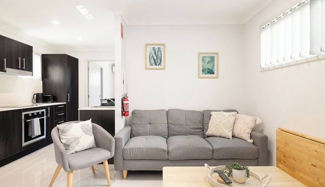 1 Bdr Apt w/AC | Kitchen | Parking | 331F1