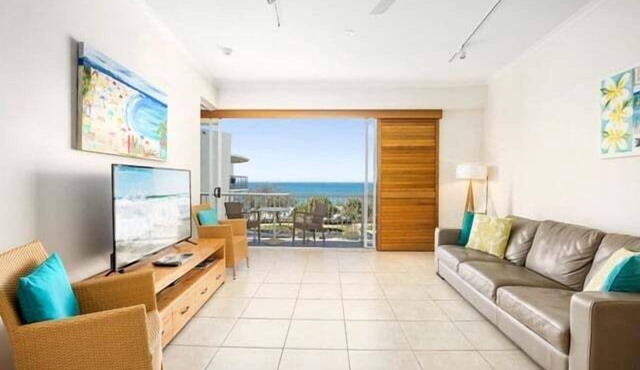 1 Bedroom Balcony Poolside