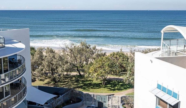 1 Bedroom Rooftop Poolside Tower