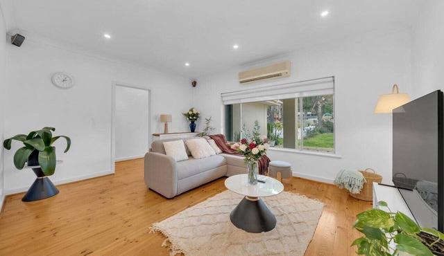 11+ Guests | 6BR (5+1 Self Contained Granny Flat) in Athelstone