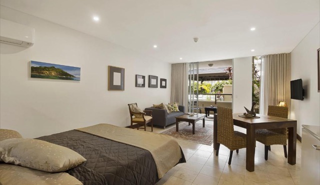 119 Santai Resort - Poolside Apartment by uHoliday