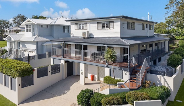 15 Derby Road Moffat Beach
