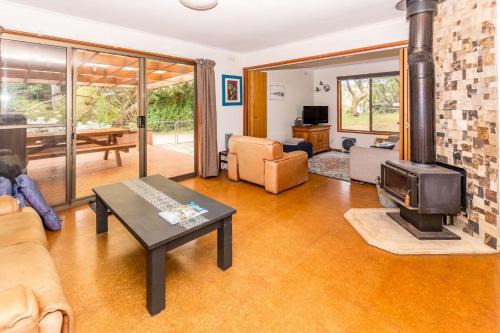 18 Harbour View Sandy Point Stay 3 Pay 2 Winter Special in Sandy Point