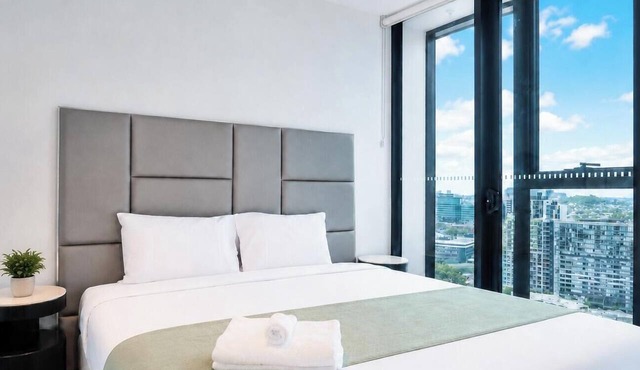 1BR Apt | Walk to Dining and Station + Pool in Fortitude Valley