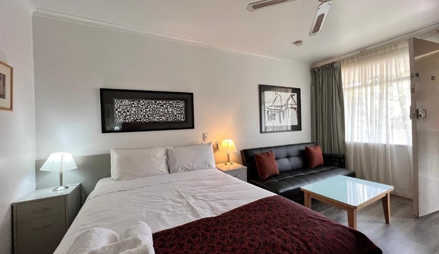 1BR at Glenelg Moseley street close to beach31