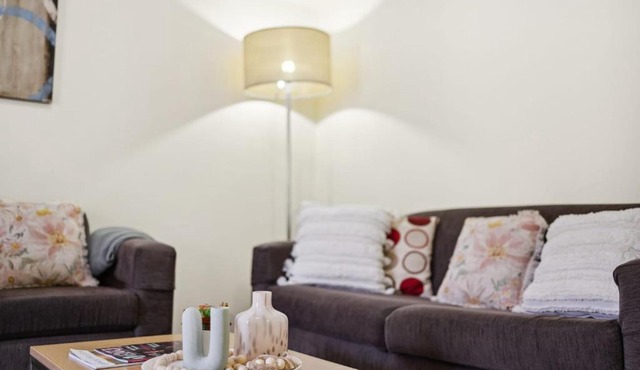 1BRD 1BTH 1PRK - Northbridge Apartment in Perth