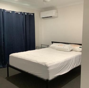 2 4 Miller Quiet, Cool & Modern 3BR in Moranbah