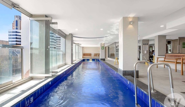 2-Bed City Retreat with Gym and Pool Access