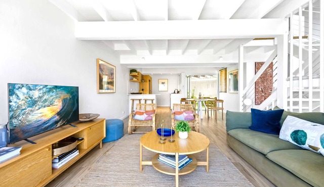 2-Bed Coastal Haven with Pool by Sunshine Beach in Sunshine Beach