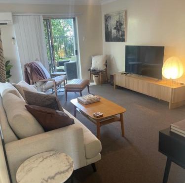 2 Bed Ground Flr Gaythorne Courtyard Apt, parking