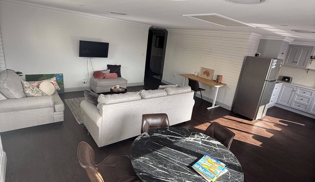 2 bedroom Apartment in CBD- great for business trip/family weekend. sleeps 7