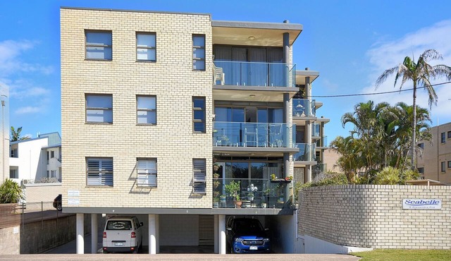2 Seabelle - 2 bedroom unit opposite the beach in Cotton Tree