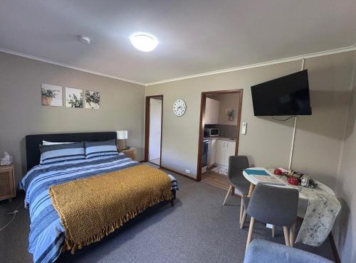 #2 Waddell Studio Apartment in Canowindra