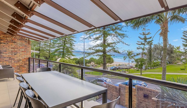 208 Marine Parade - Snapper Rocks/Rainbow Bay Beachfront