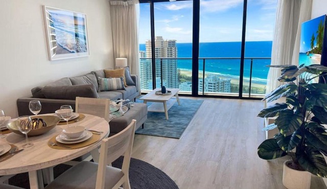 29th floor Oracle Tower 2 stunning ocean and city views