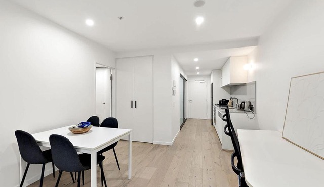 2B-1BR-1Car-Courtyard-CBD-Shops in Canberra