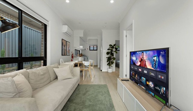 2BR Guest House | Pet-Friendly & Peaceful