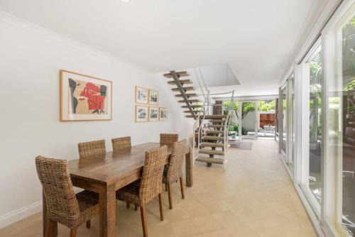 2BR Terrace on Leafy Tree-Lined Street