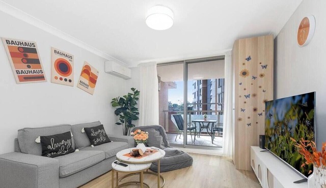 3 Bedrooms+1 study at the heart of Auburn