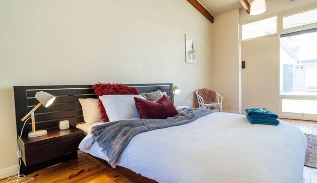 3 minutes from Glenelg Beach