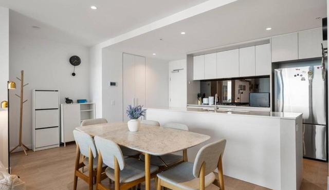 39th floor luxurious spacious apartment