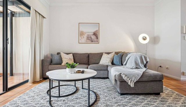 3BR | City Views | 2 Car Park | Fast Wifi