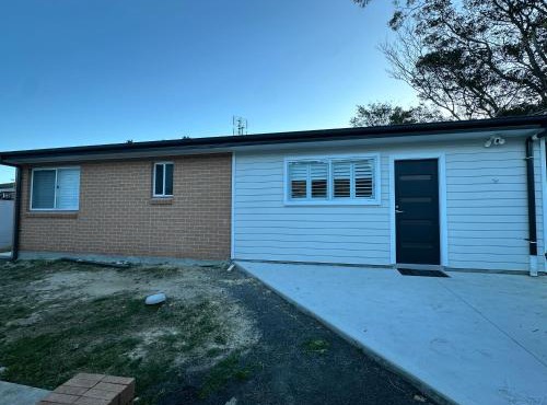 3BR Home with free parking, 10 mins walk to university