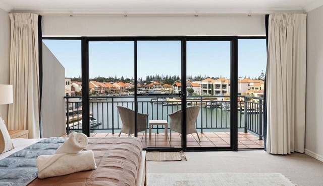 3BR Marina View Retreat | Waterfront Living at Hartog Pass with own private access jetty