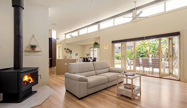 4 Bed, 2 Bath, 2 Lounge room with incredible kitchen, alfresco dining and games room with pool table in Capel Sound