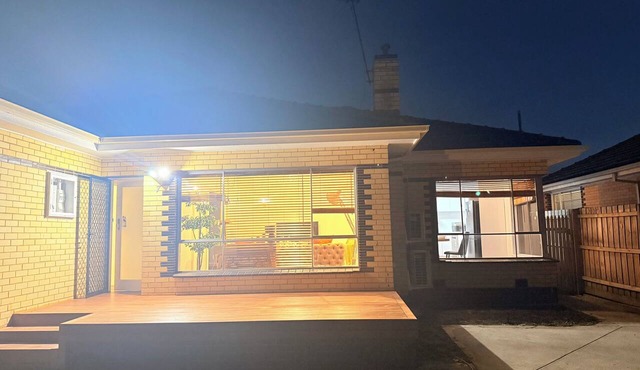 4 bedroom 2 bathroom Footscray