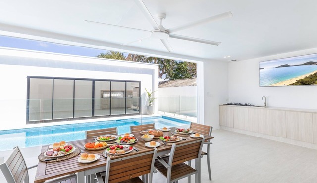57 Tomaree Road Complex - House and Cabana with Pool, Linen, Air-con, Wi-fi, Boat Parking