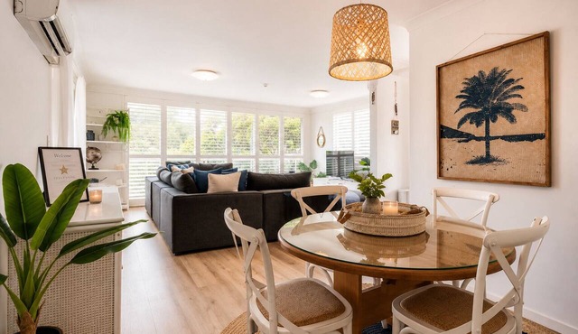 A Comfortable Retreat in Burleigh's Most Loved Spot