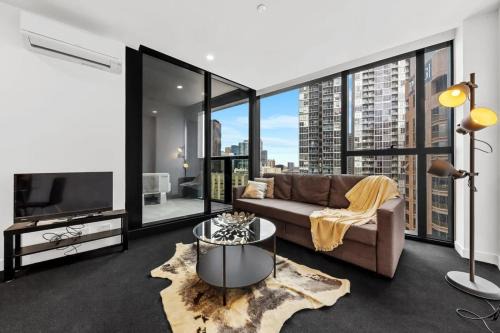 A Comfy Apt Only a 5-min Walk to Victoria Market