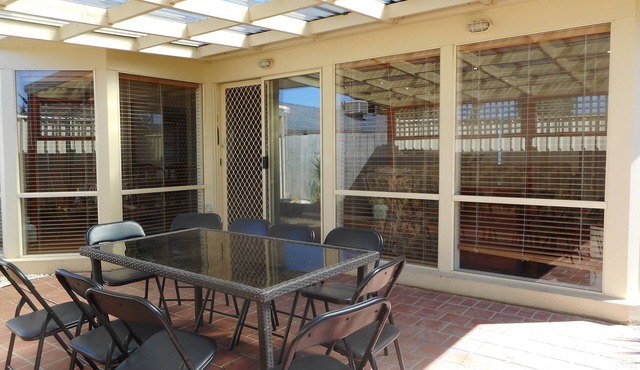 A Unique Holiday Home in between Avalon Airport and Melbourne CBD in Werribee