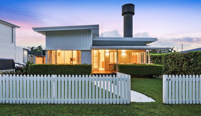 Absolute Beachfront Home with 2 Dwellings | White & Black Cockatoo