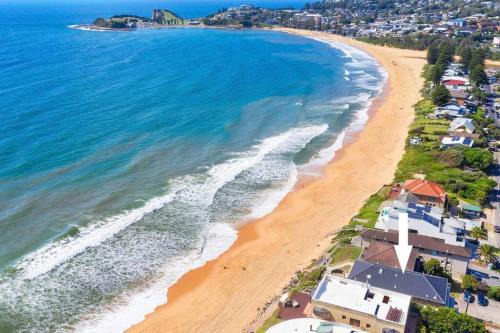 Absolute Beachfront Surf Unit In Terrigal/Wambi in Wamberal