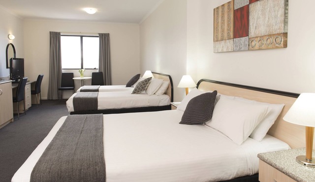 Adelaide Riviera Hotel