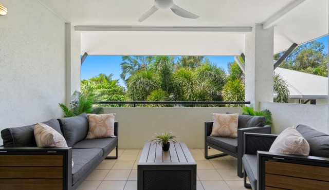 Adina Oasis Top-Floor Apartment