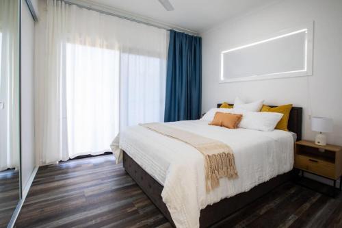 Affordable Private 1BR Parking Aircon Near Train