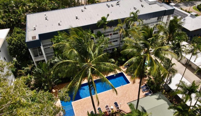 Agincourt Beachfront Apartments in Clifton Beach