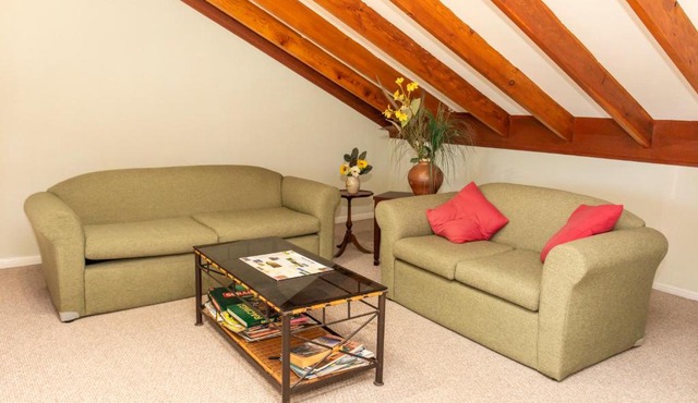 Ainslie Manor Guest House
