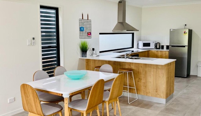 Airlie Beach Delight Hop skip jump to everything in Cannonvale
