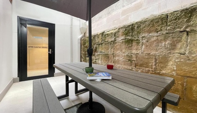 Airone Capsule Hotel in Hobart