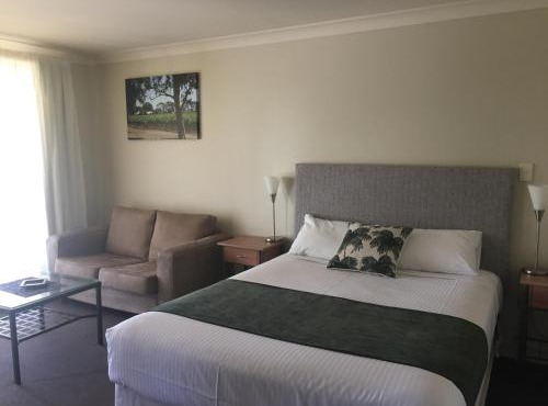 Alexander Cameron Suites in Penola