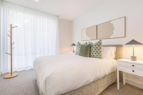 Alexandra Elegance - Riverside Living in Style in Melbourne